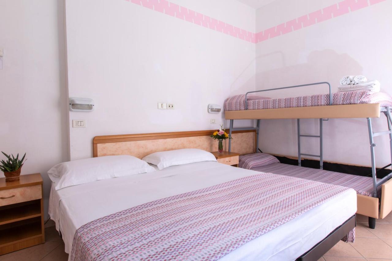 Hotel Holland Rimini Extérieur photo