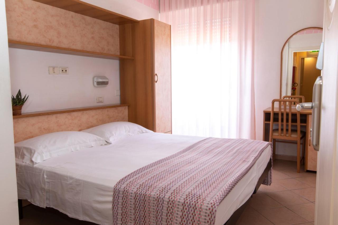 Hotel Holland Rimini Extérieur photo