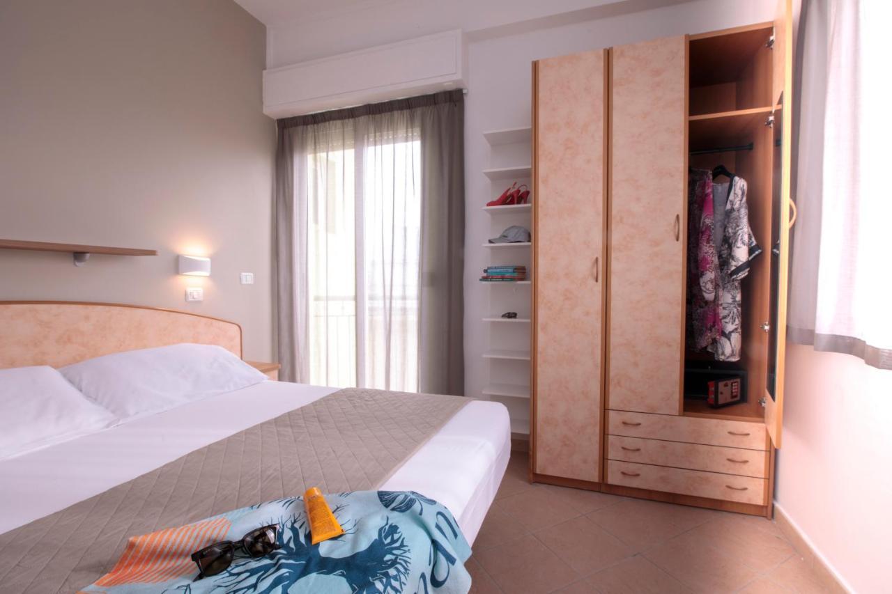 Hotel Holland Rimini Extérieur photo