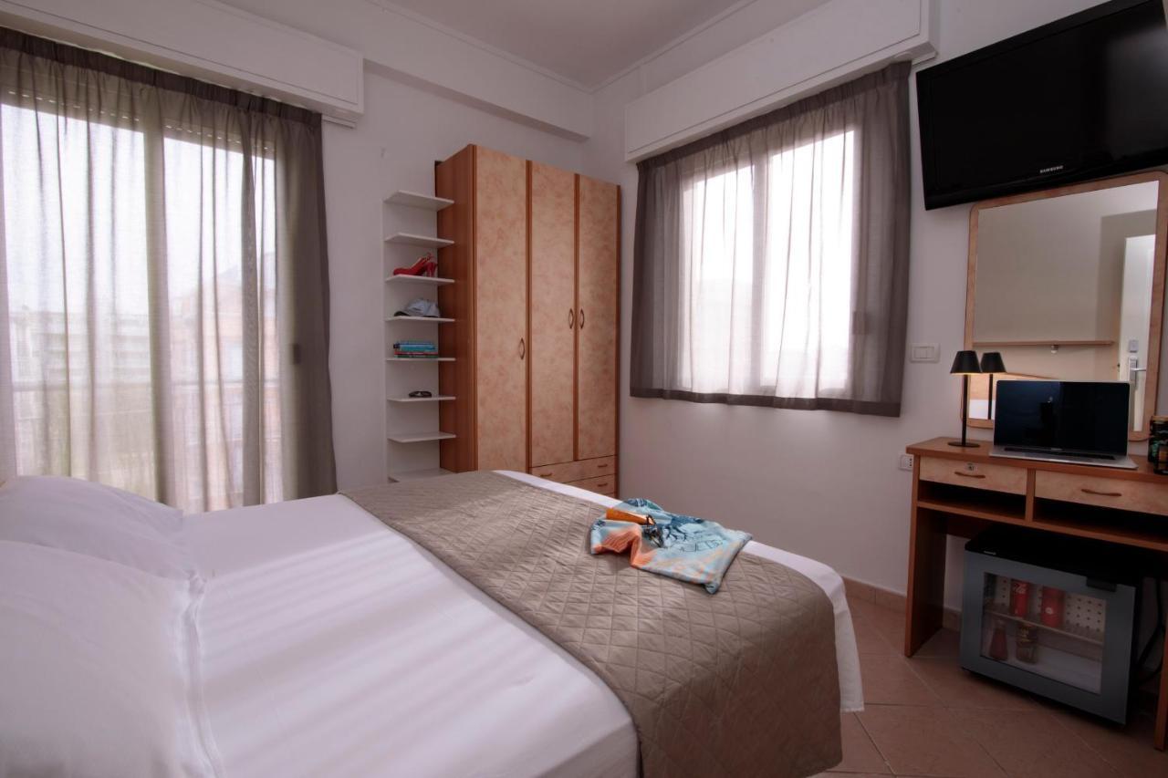 Hotel Holland Rimini Extérieur photo