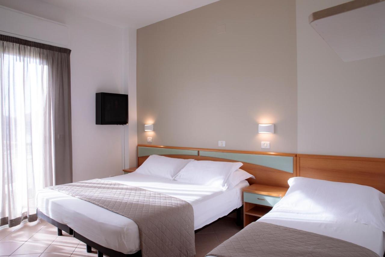 Hotel Holland Rimini Extérieur photo