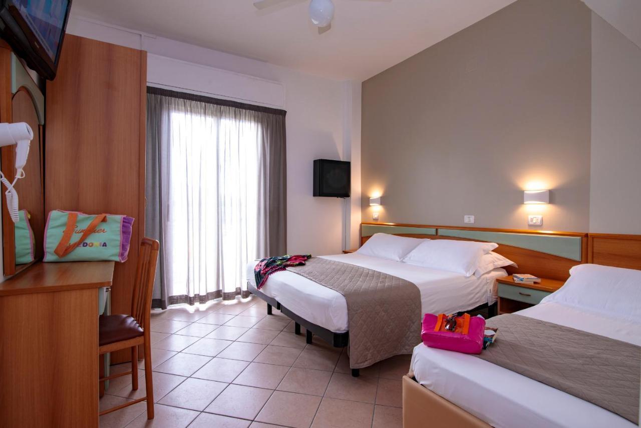 Hotel Holland Rimini Extérieur photo