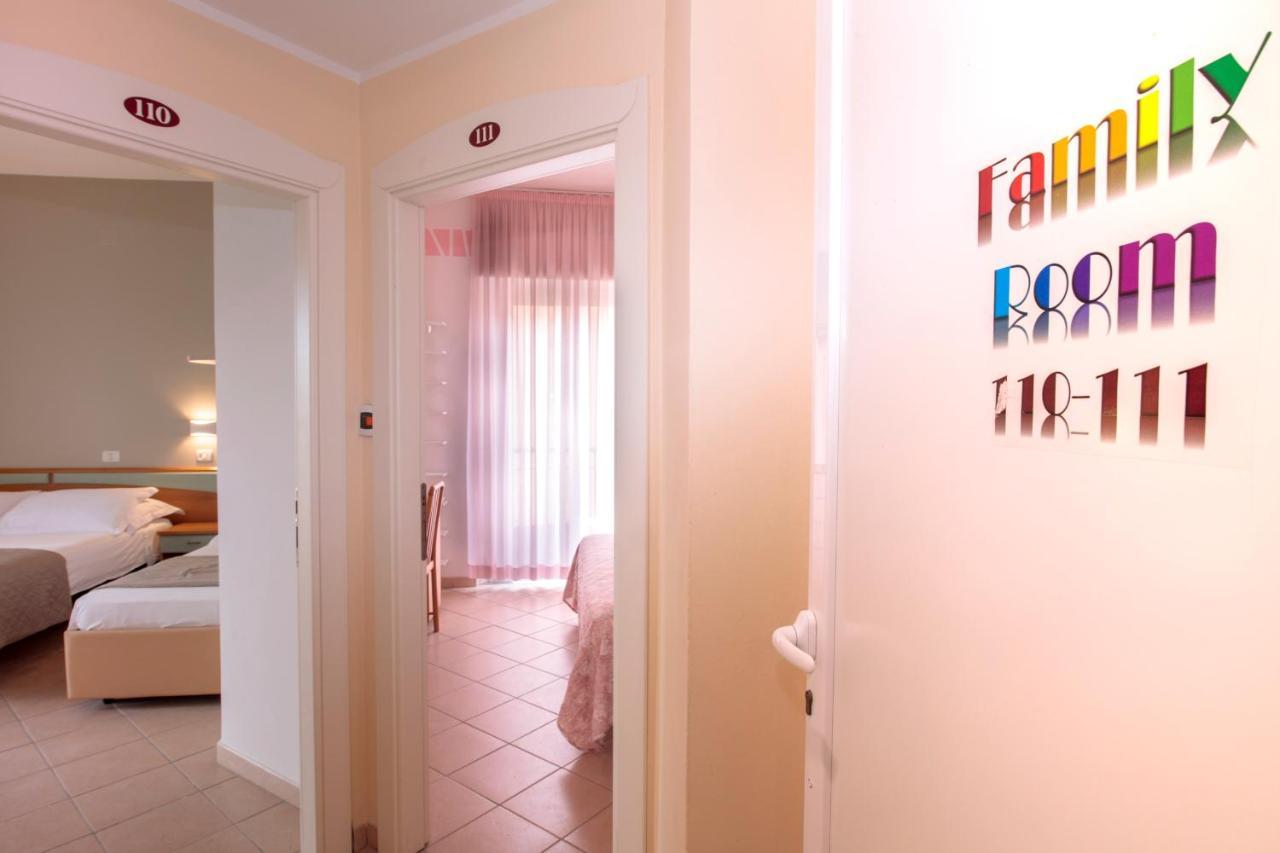 Hotel Holland Rimini Extérieur photo