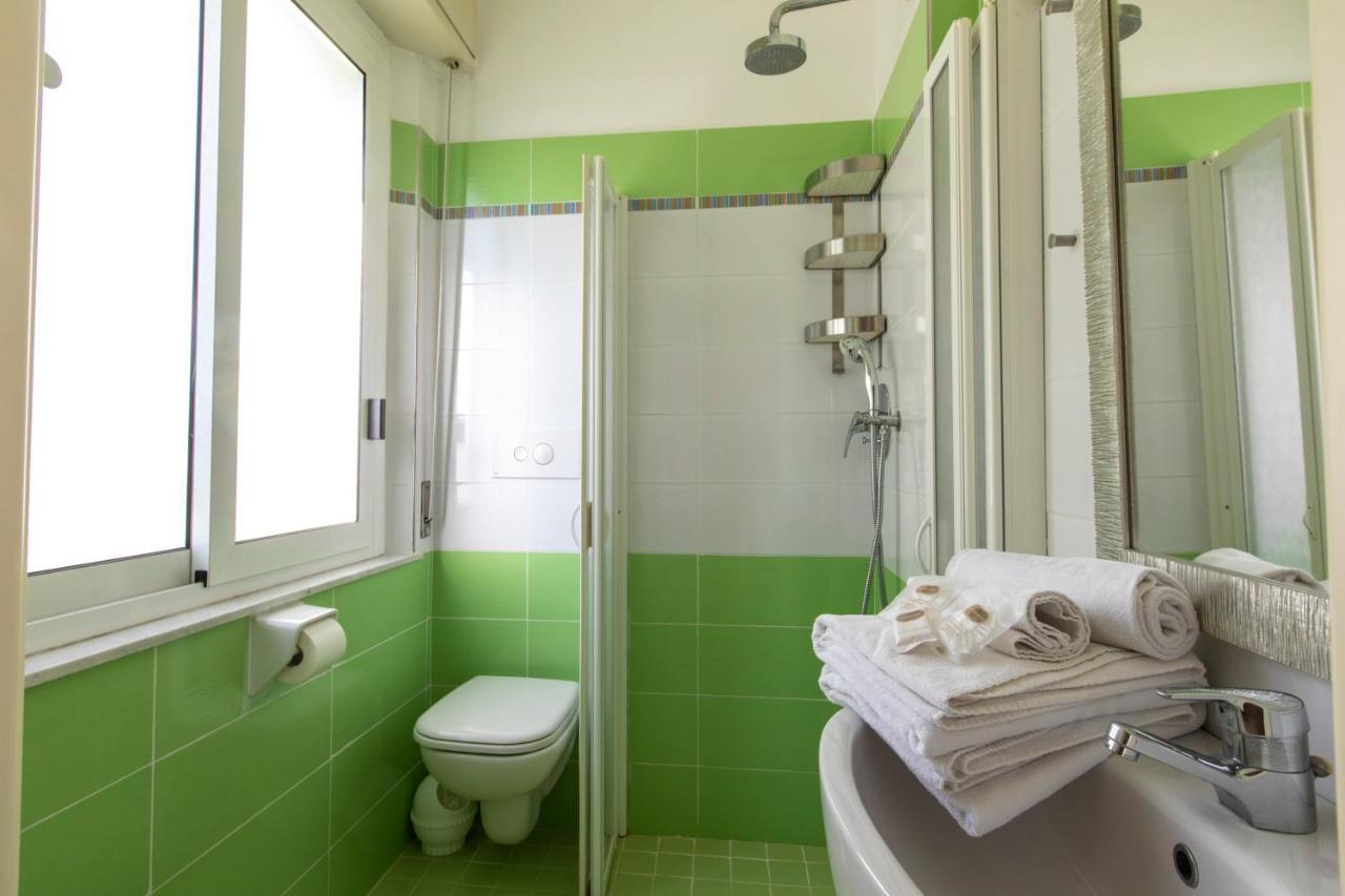 Hotel Holland Rimini Extérieur photo
